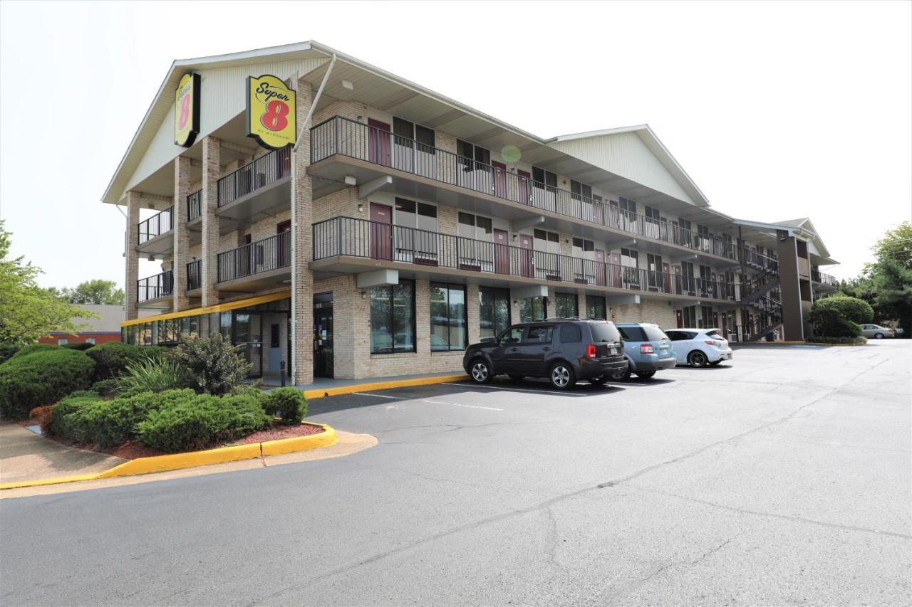 Super 8 By Wyndham Manassas Hotel Екстериор снимка
