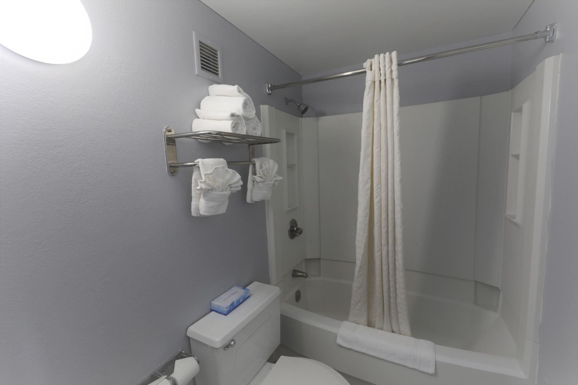 Super 8 By Wyndham Manassas Hotel Екстериор снимка