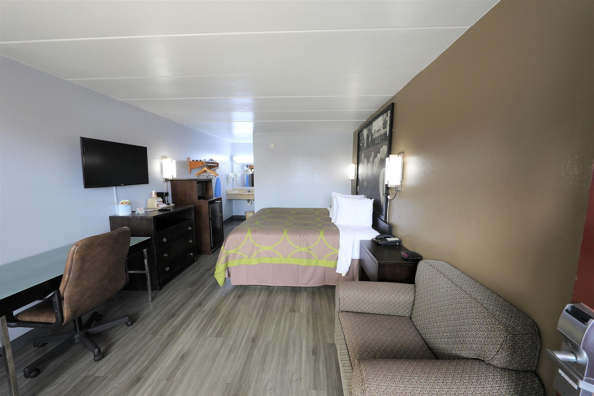 Super 8 By Wyndham Manassas Hotel Екстериор снимка