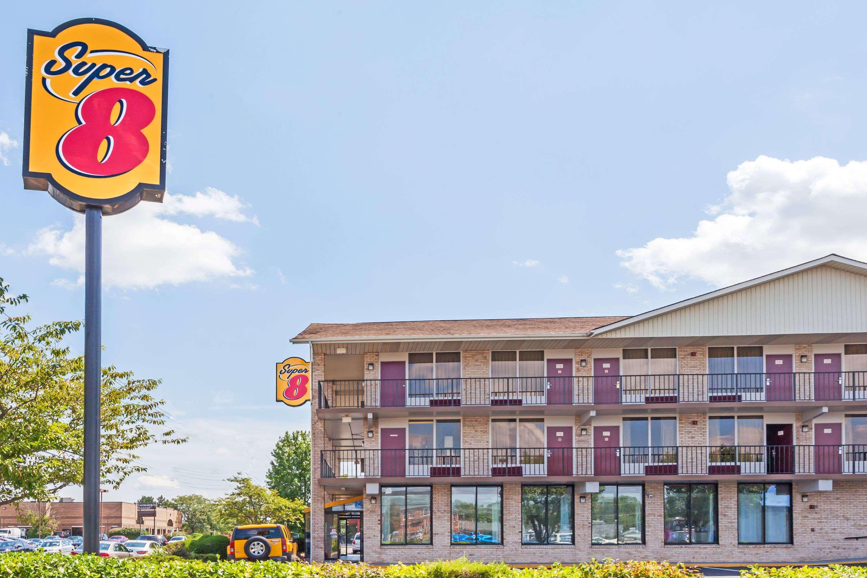 Super 8 By Wyndham Manassas Hotel Екстериор снимка