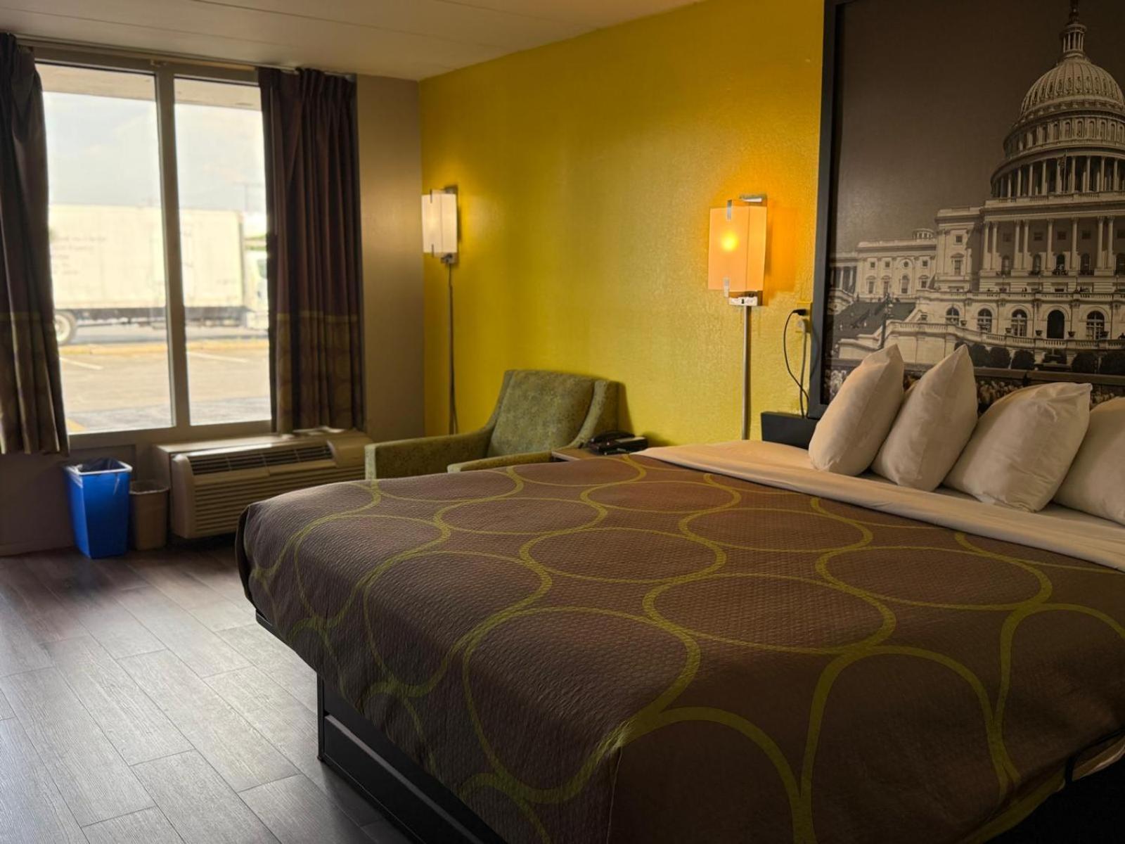 Super 8 By Wyndham Manassas Hotel Екстериор снимка